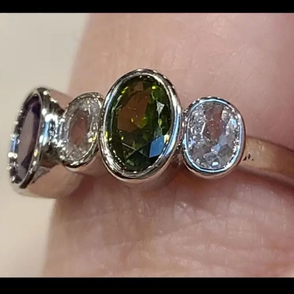 Amethyst & Peridot Oval Silver Plated Ring - Picture 4 of 10